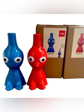 PIKMIN Flower Vase Red Blue Set of 2 NEW Nintendo Official